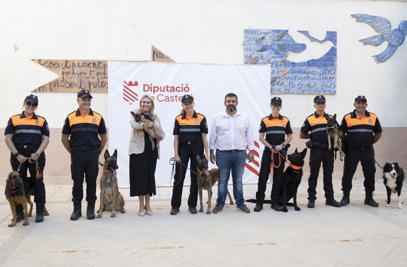 La Diputació de Castelló continua amb la seua aposta per reforçar el Consorci Provincial de Bombers i duplica el nombre de gossos i guies de la Unitat Canina de Cerca i Rescat