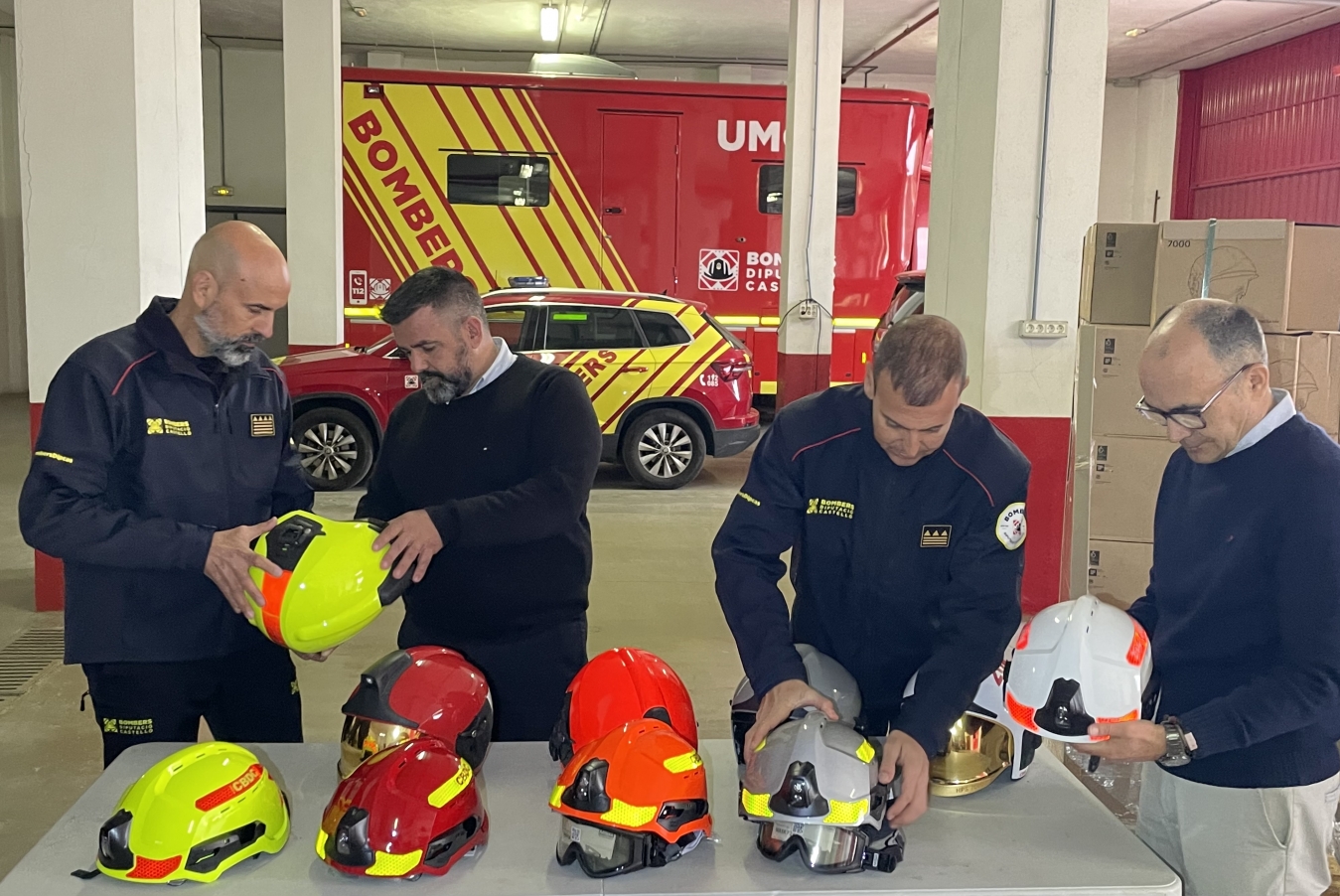 La Diputación de Castellón adquiere 476 nuevos cascos adaptados a las necesidades del cuerpo de bomberos