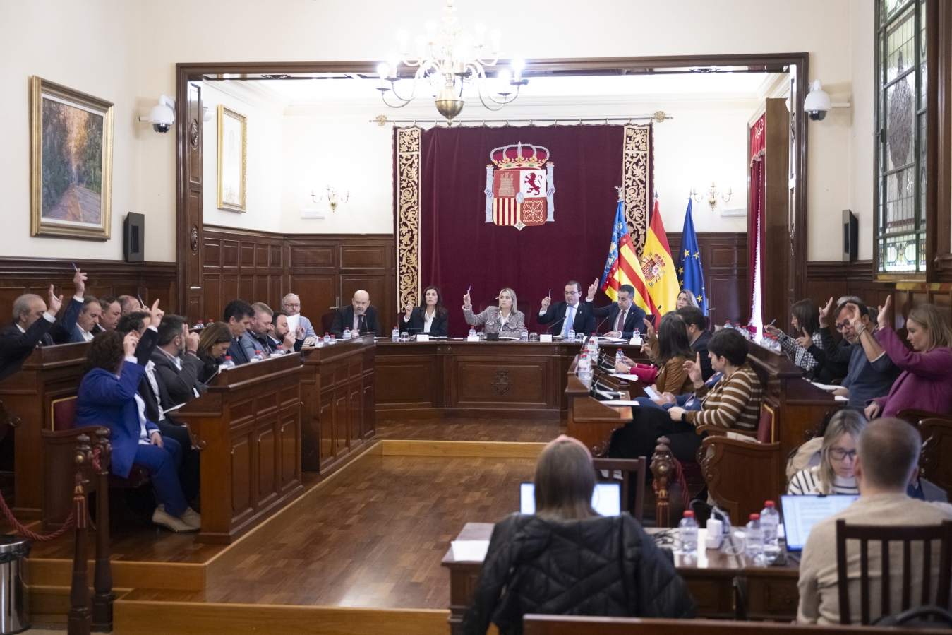 La Diputación solicitará a la Generalitat reforzar los recursos económicos para la reposición de redes de abastecimiento de agua y saneamiento en los municipios de la provincia